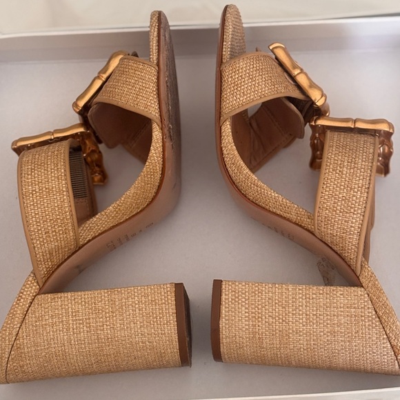Enola Natural Leather Sandal by Schutz. - Picture 4 of 11
